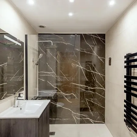 Olaias Modern With Garage By Homing Lisbona